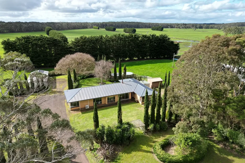 Nirranda East  Dairy / Beef / Fodder