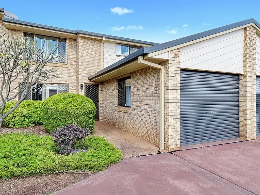 Modern, Spacious Townhouse