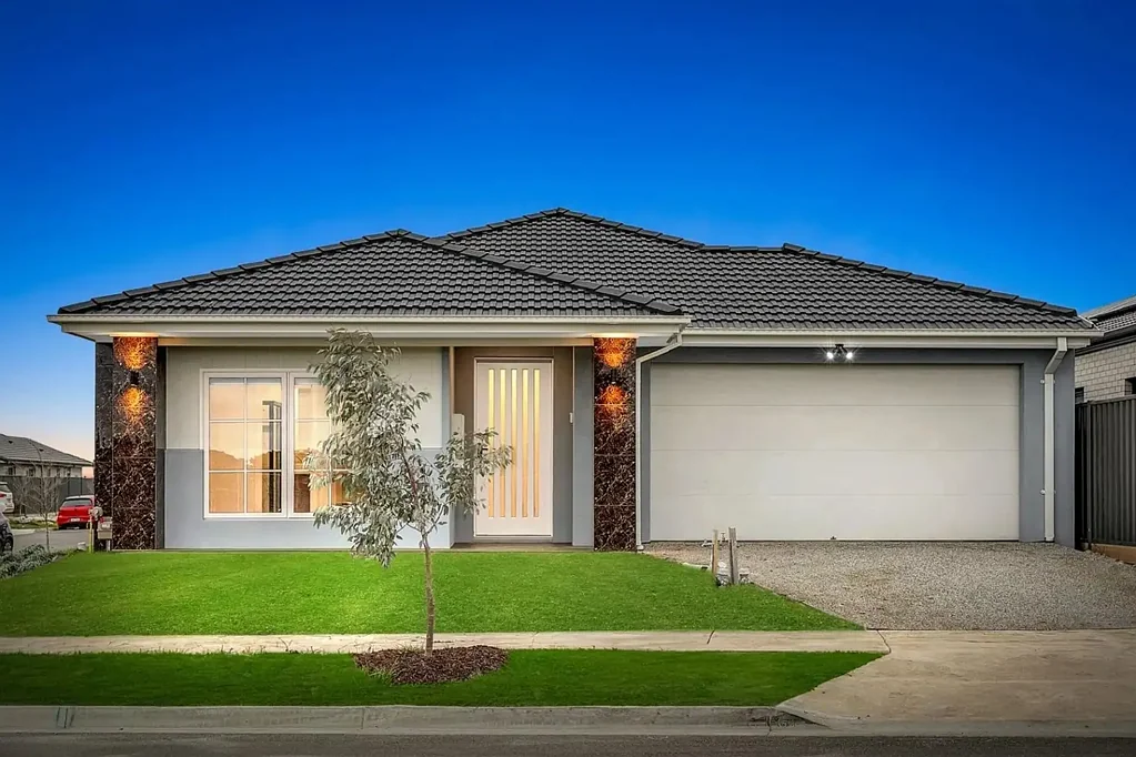 Spacious 4-Bedroom Family Rental in the Heart of Wollert