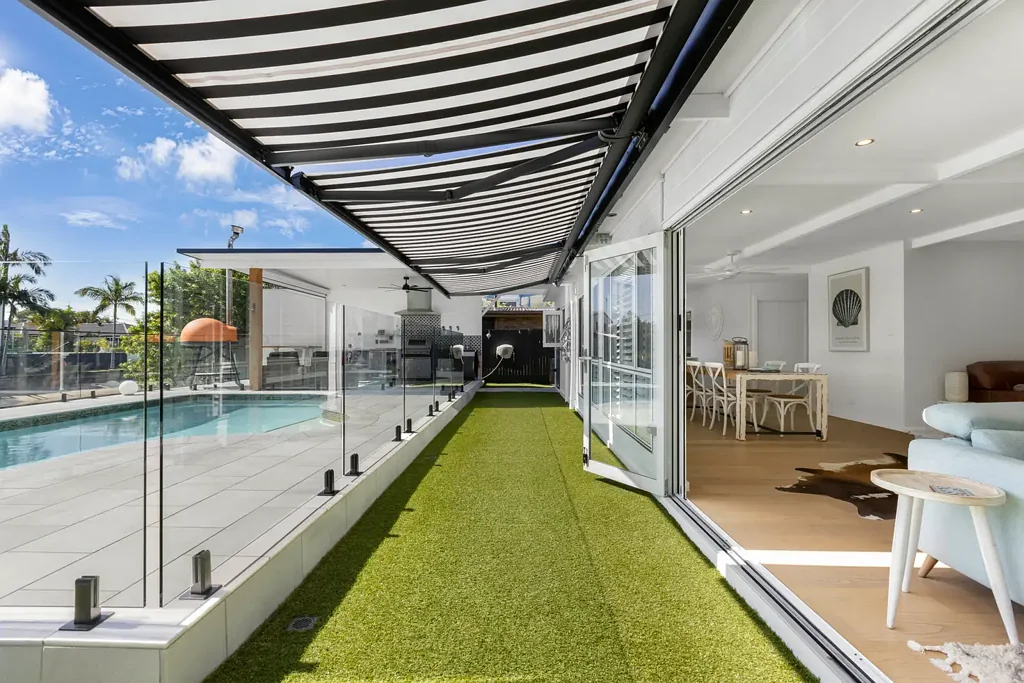 9 Summerland Key, Broadbeach Waters, QLD 4218
