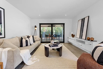 8 JONES CT, STRATHMORE VIC 3041, 4 Kuwarto, 2 Banyo, House