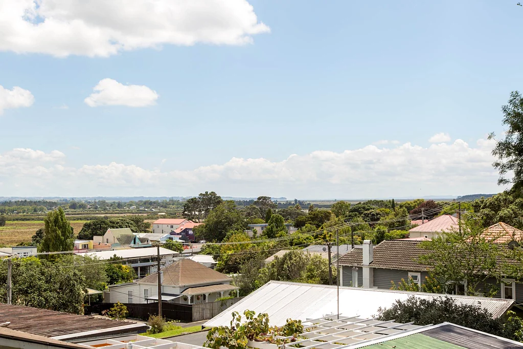 Helensville 4غرفة نوم 1960s Classic 4brm Bungalow on 1012m2 Section