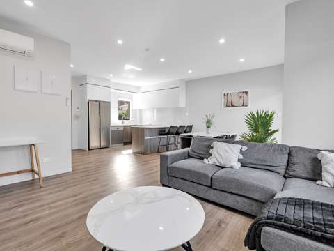 Sunnyhills 3房  Charming & Easy living on The Boulevard!