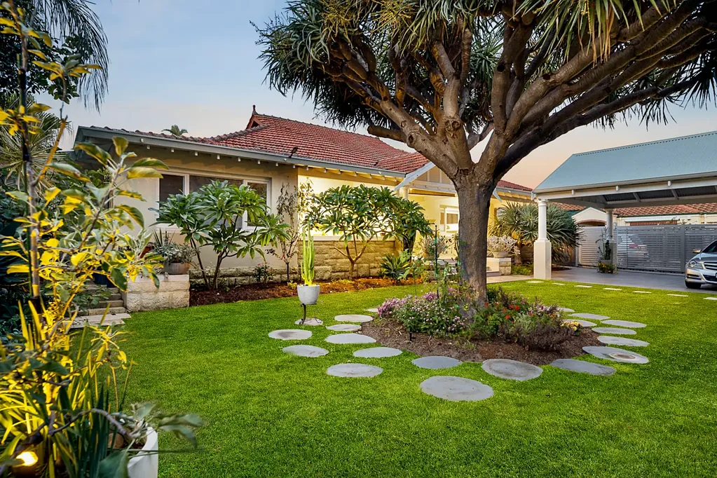 South Perth 2 Bedroom A beautiful abode - Open by appointment