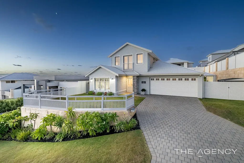 4 Crowsnest Way, Jindalee, WA 6036