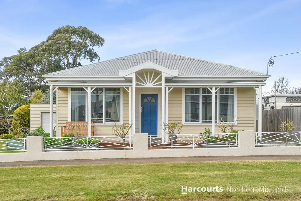 Bracknell 3 Slaapkamer Over an Acre of Charm & Possibility