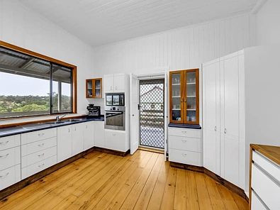 Address Withheld, Armstrong Creek, QLD 4520, 5 habitaciones, 2 baños, House