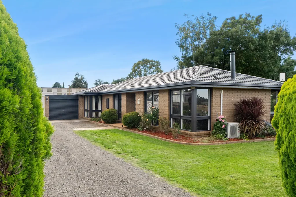 14 Tylden-Woodend Road, Tylden, VIC 3444