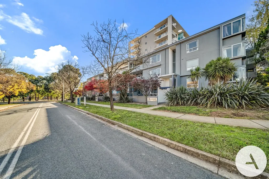 Braddon 1ਬੈੱਡਰੂਮ Oversized One bedroom Plus Study in the Heart of Braddon