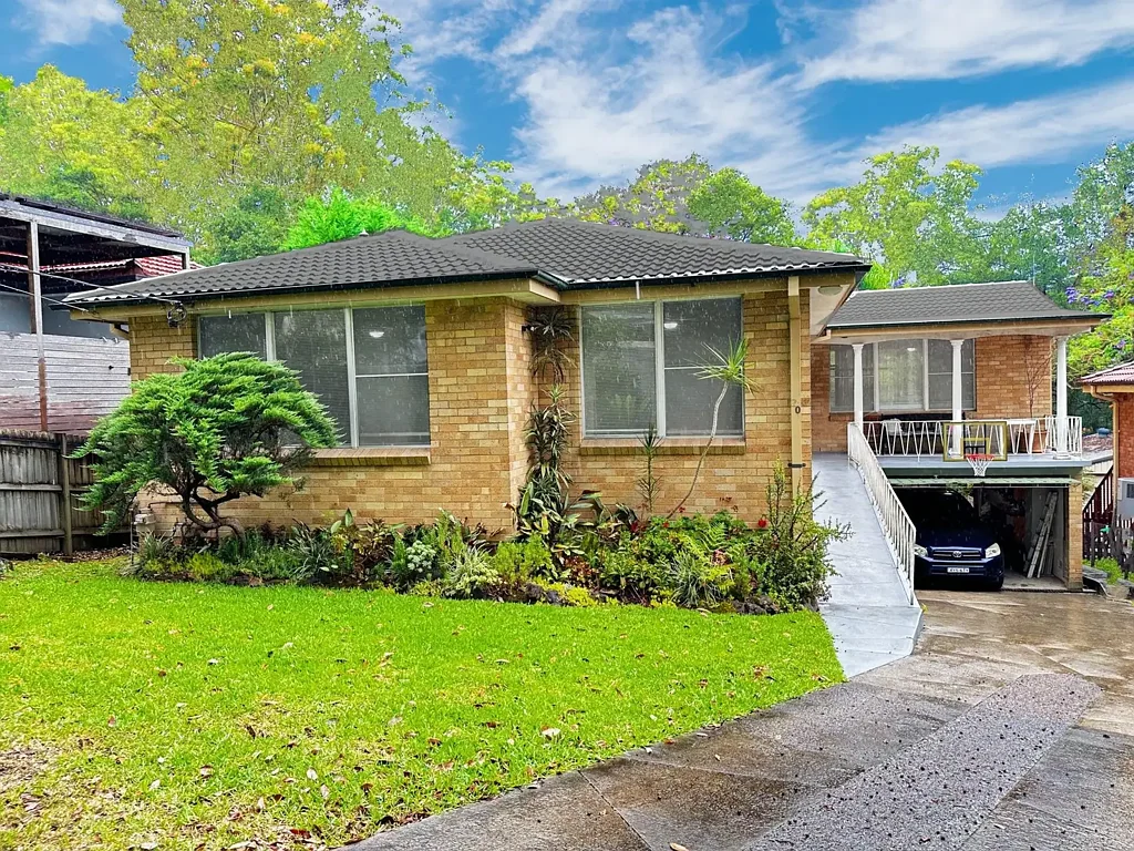 Large 4-Bedroom Family Home. Close to Macquarie Uni. Sought after schools.