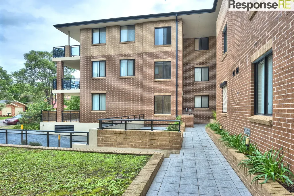 This spacious 2-storey unit sits on the ground floor of a well presented, secure complex in a prime location!