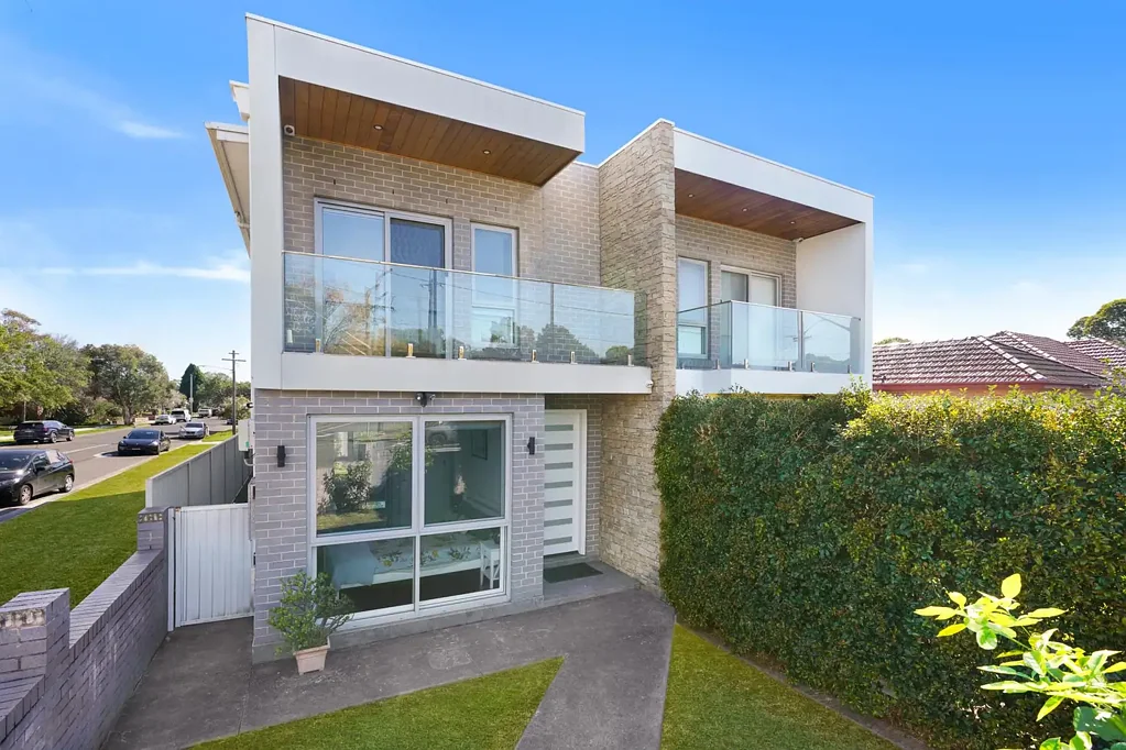 Beverly Hills 4Kwarto Torrens title modern duplex