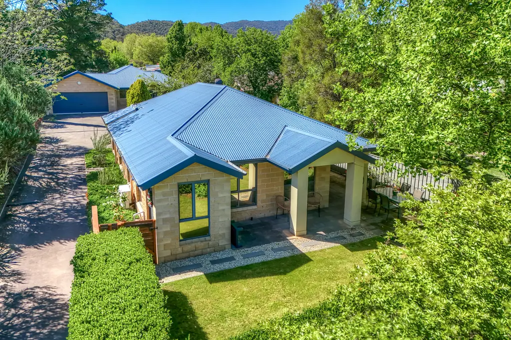 1/18 Thompson Street, Bright, VIC 3741