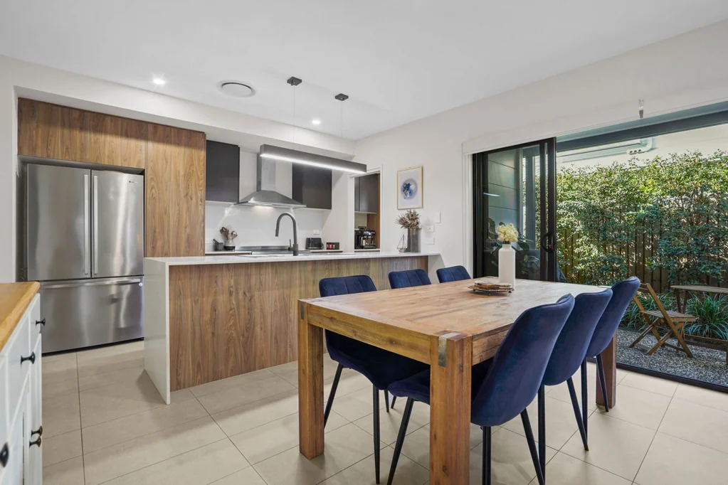 Albany Creek 4房 完美无瑕、易于打理的四卧室联排别墅 Immaculate & Low-Maintenance Four-Bedroom Townhouse
