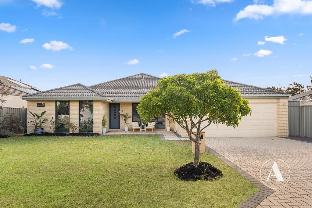 Aubin Grove 4 Bedroom SIMPLY STUNNING FAMILY HOME IN AUBIN GROVE!