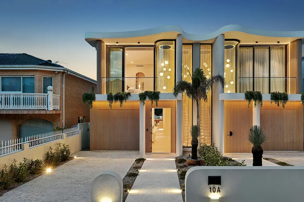Condell Park 5બેડરૂમ Architecturally crafted home of true sophistication