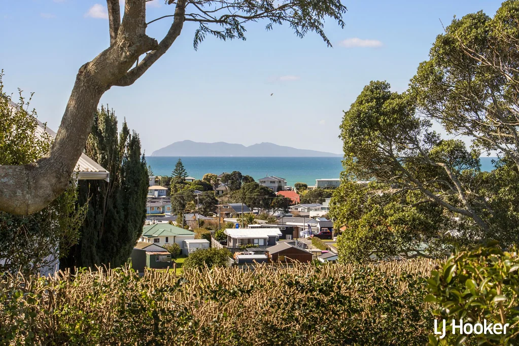 Waihi Beach 3침실 Captivating Home with Sea Views