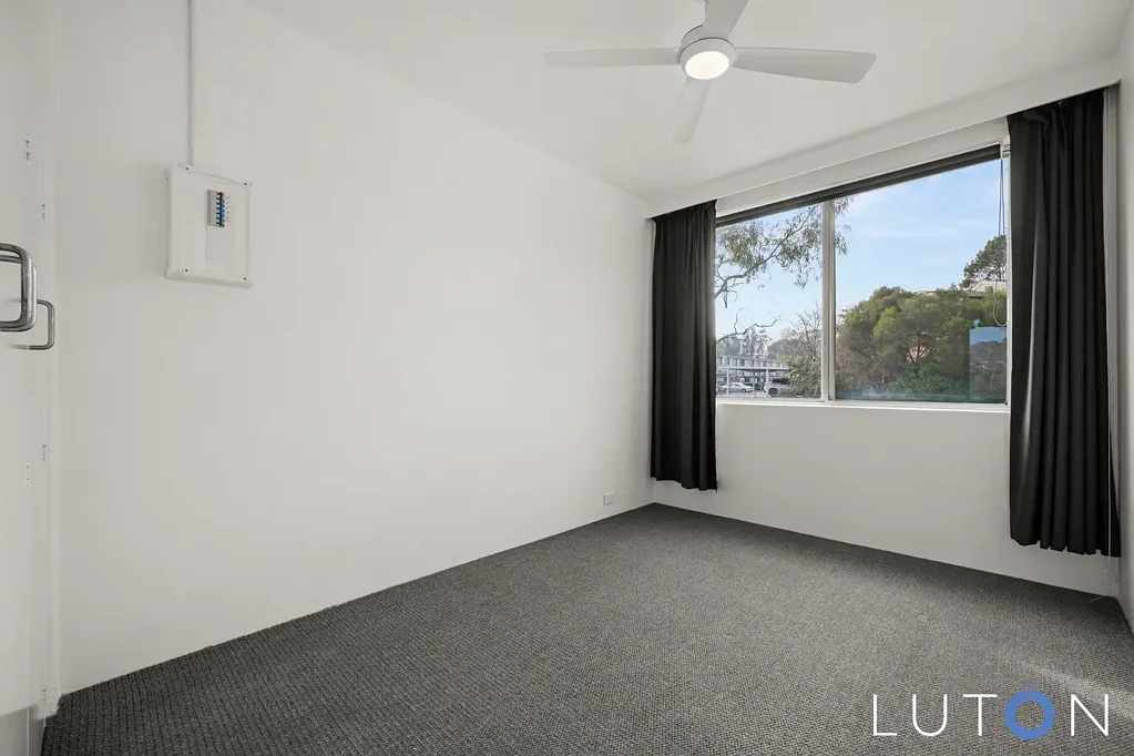 ONE BEDROOM APARTMENT SET IN THE GREAT LOCATION OF MAWSON