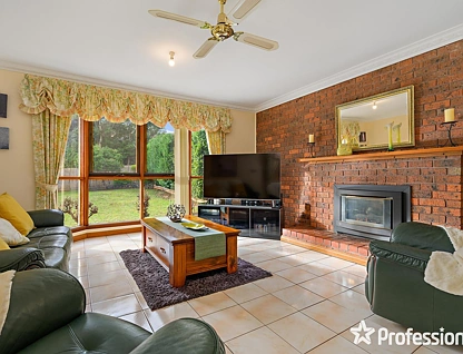 5 Batterbee Drive, Mooroolbark, VIC 3138, 5 Kuwarto, 2 Banyo, House