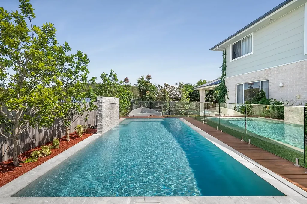Bli Bli 5બેડરૂમ Sophisticated Family Living with Pool, Privacy and Space