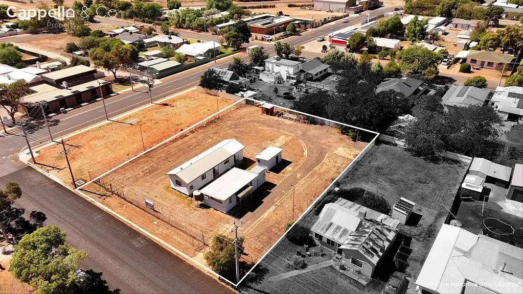 Hillston  CENTRAL OPPORTUNITY FOR HOUSING, EXPANSION OR STORAGE
