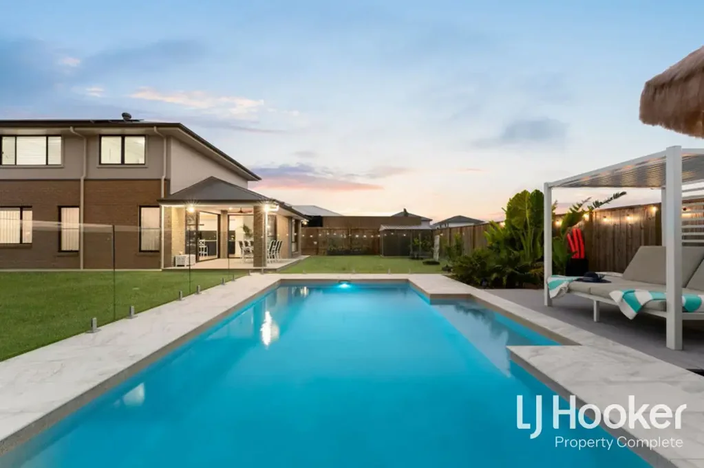 Yarrabilba 4 Slaapkamer Grand 640m� Block with Side Access, Resort-Style Pool, Stunning 306m� Home & Mou