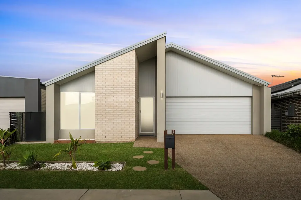 38 Dunstan Crescent, Strathpine, QLD 4500