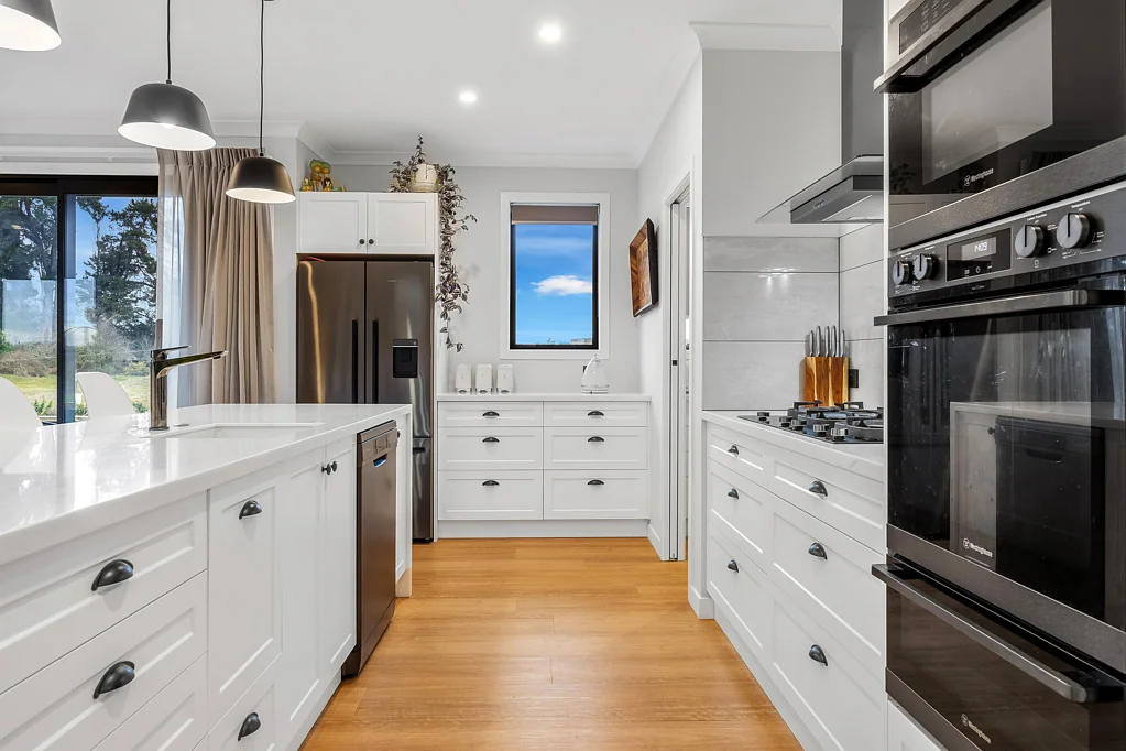 Woodend 4房  Stylish Interiors, Outdoors to Enhance