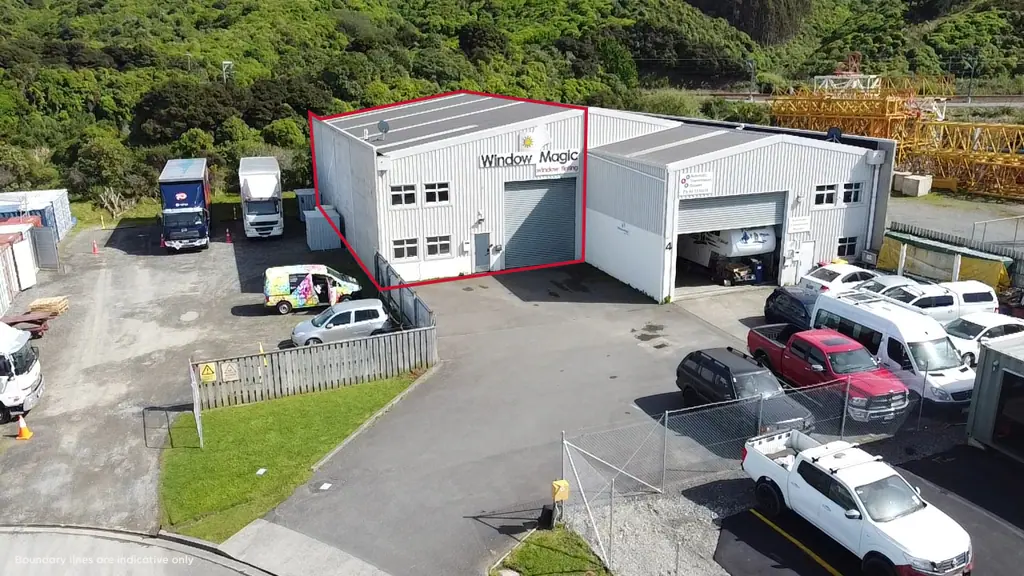 Plimmerton Occupy or Invest - Modern Workshop