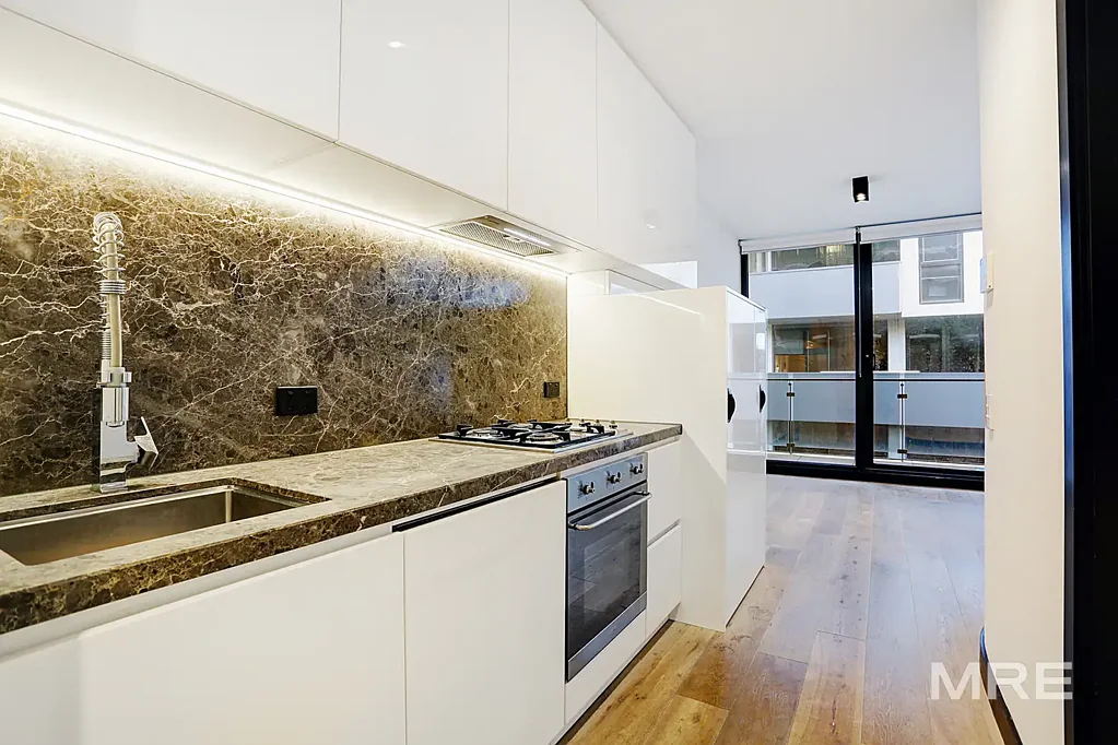 Awesome two bed apartment in the heart of Prahran