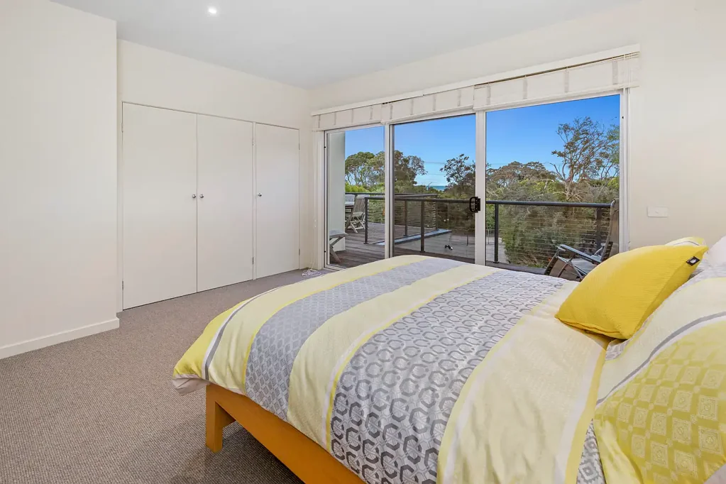 Blairgowrie 4 Bedroom BAY VIEWS, BEACH ACROSS THE ROAD AND THE VILLAGE A 5 MINUTE WALK!