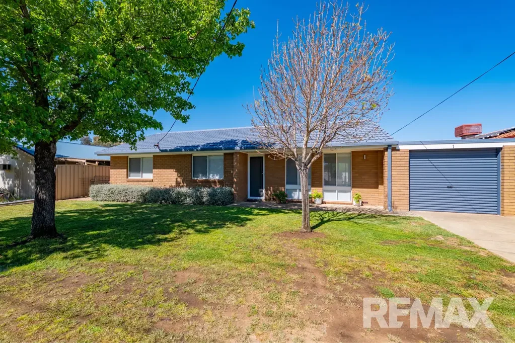 1 Eyre Street, Lake Albert, NSW 2650