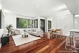 10/2a Tiuna Grove, Elwood