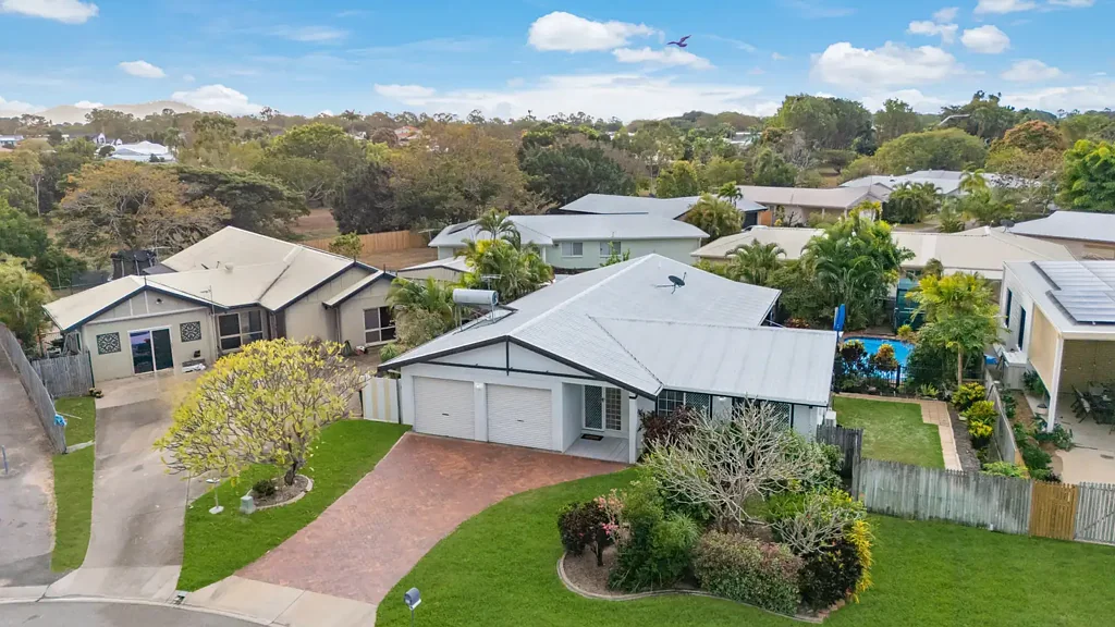 Annandale 4房  Spacious Family Living with Pool, Side Access & Room for All Your Toys