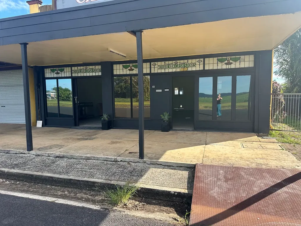 Mourilyan 3બેડરૂમ Mixed-Use Home & Commercial Shopfront With Dual Access on 612m²