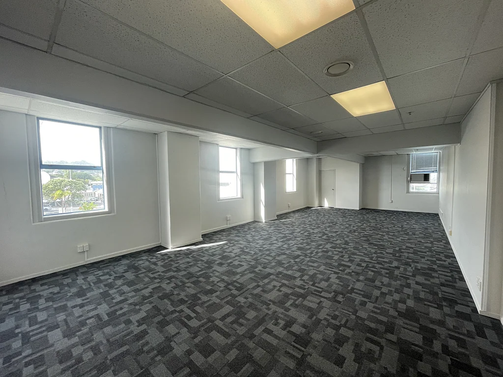 Eden Terrace Well-positioned office suite