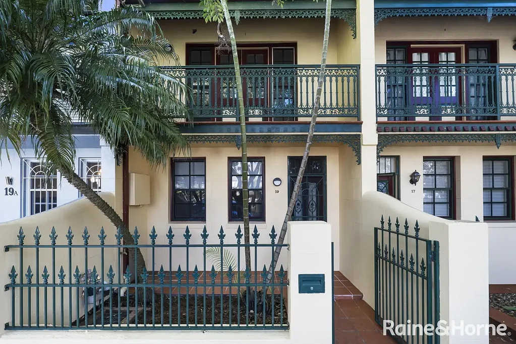 Spacious Three Bedroom Townhouse in a Prime Location