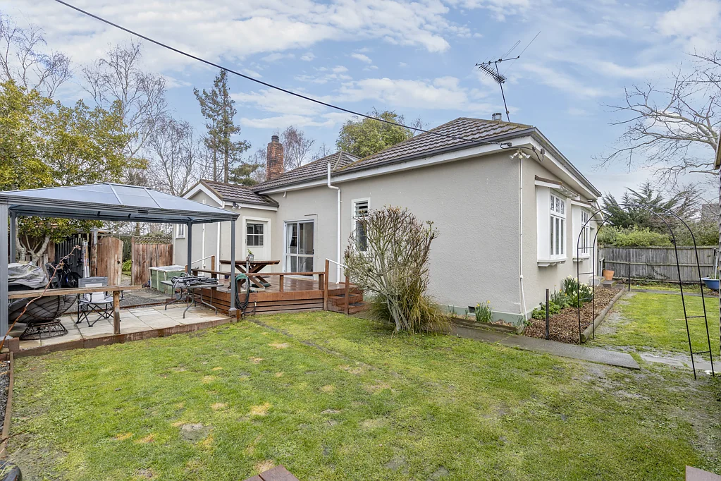 Cust 3 Bedroom Affordable Charm with Space, Comfort & Convenience