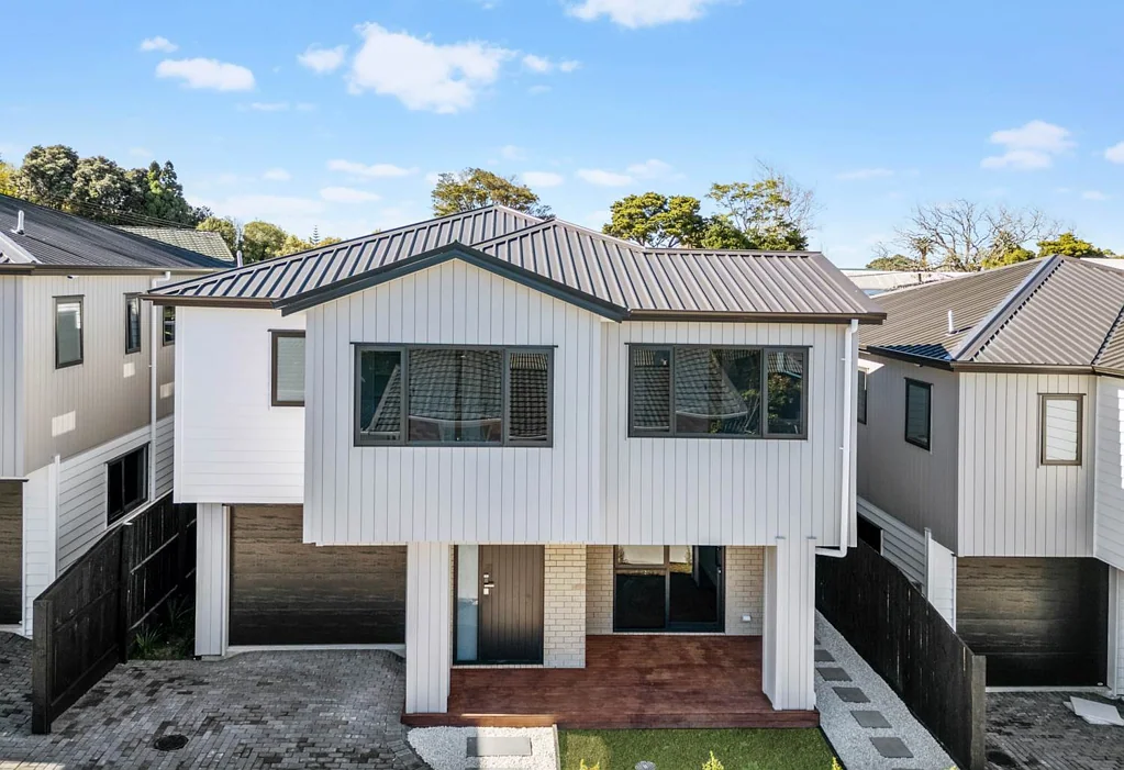Manurewa 5Phòng ngủ Free-hold, Standalone, Massive Bedrooms.