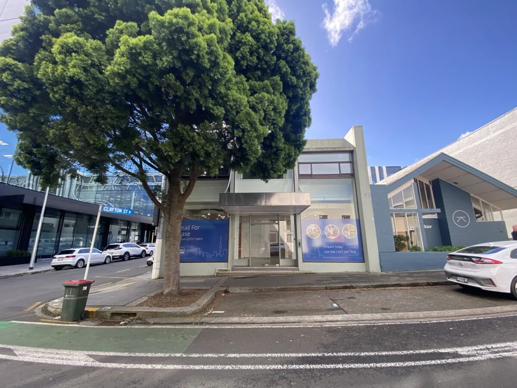 Newmarket Large, affordable and tidy - Newmarket retail