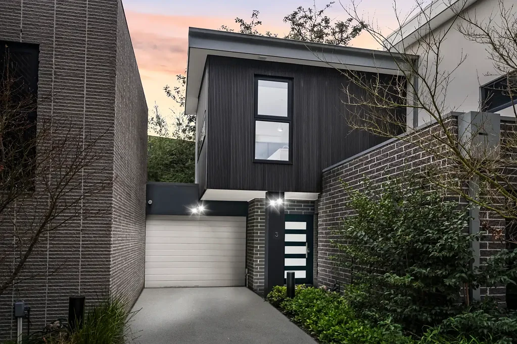 3/2 Magdala Avenue, Strathmore, VIC 3041