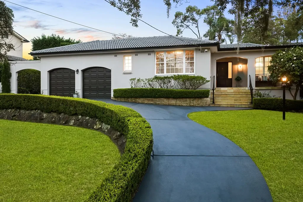 St Ives 5Moenga North to Rear Family Oasis with Separate Retreat. Walk to Schools & Transport