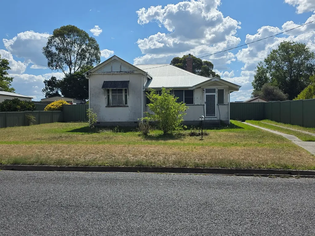 18 Symes Street, Stanthorpe, QLD 4380