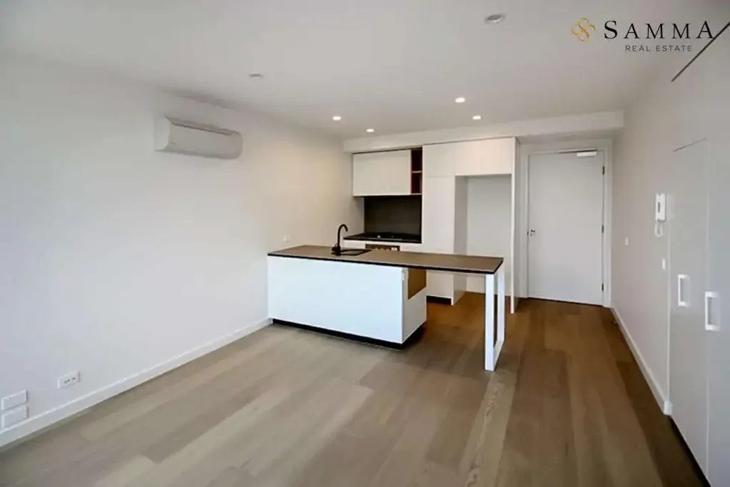 Spacious One-Bedroom Apartment – Bright, Modern & Perfectly Located!