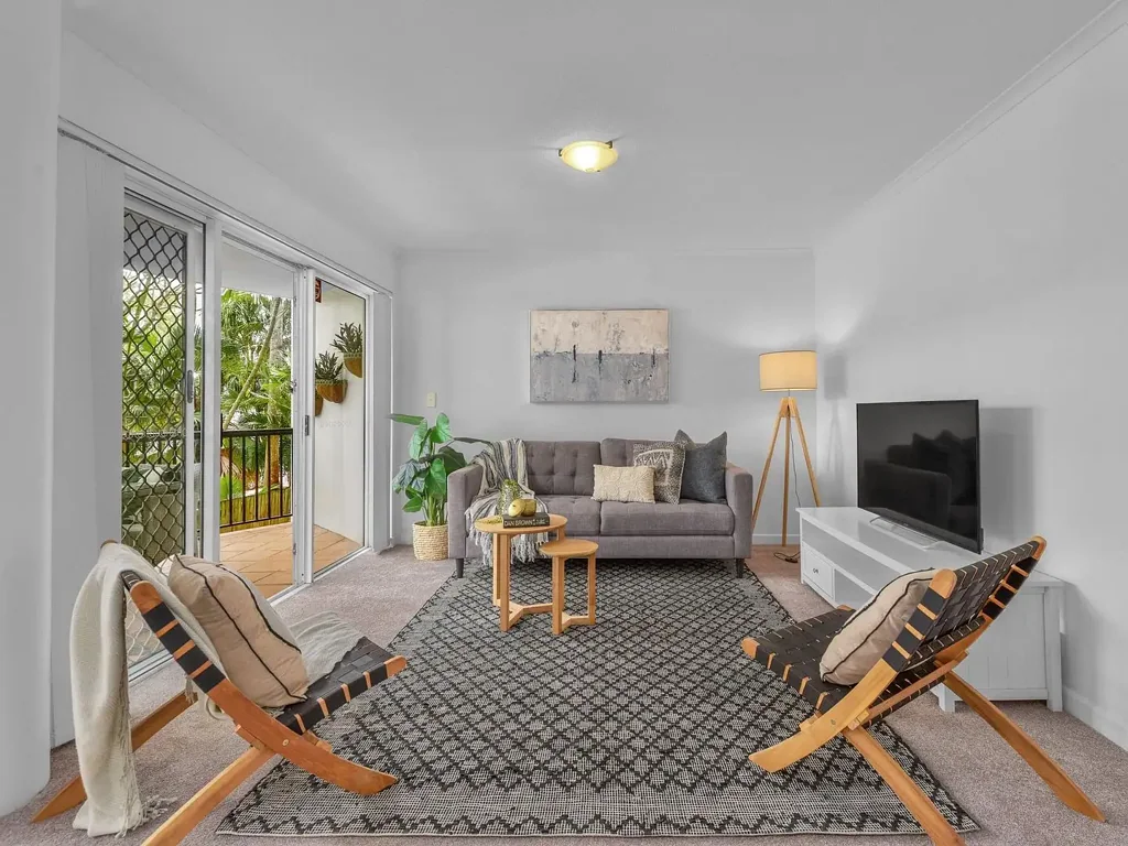 Experience Premium Living At Its Finest With This Exquisite Apartment