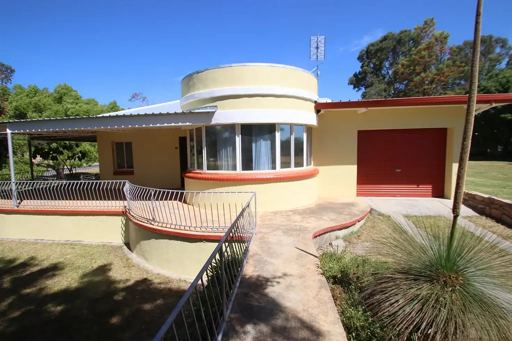 21 Rayleigh Street, Wallangarra, QLD 4383