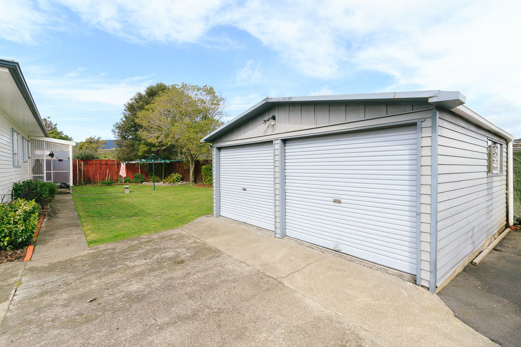 16 Brightwater Crescent, Totara Park, Upper Hutt, 4 habitaciones, 2 baños