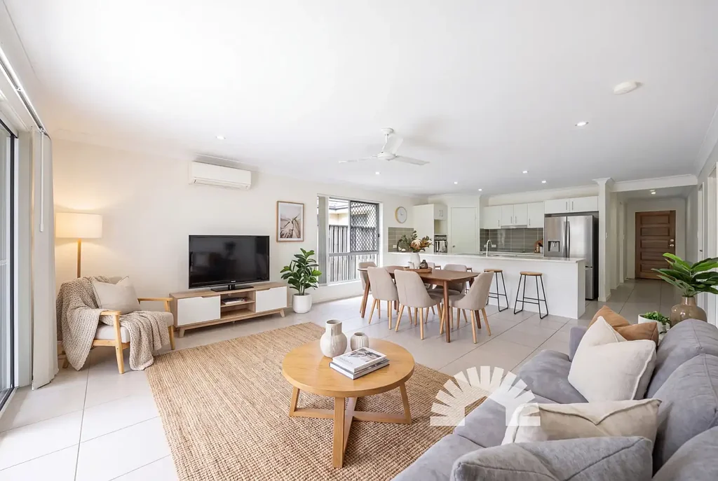 Caboolture 3房 2014年建造 320m²地块 开放式布局 主卧套间 全屋纱窗 双车位车库 便利生活圈 Modern, Low-Maintenance Living with Space to Enjoy
