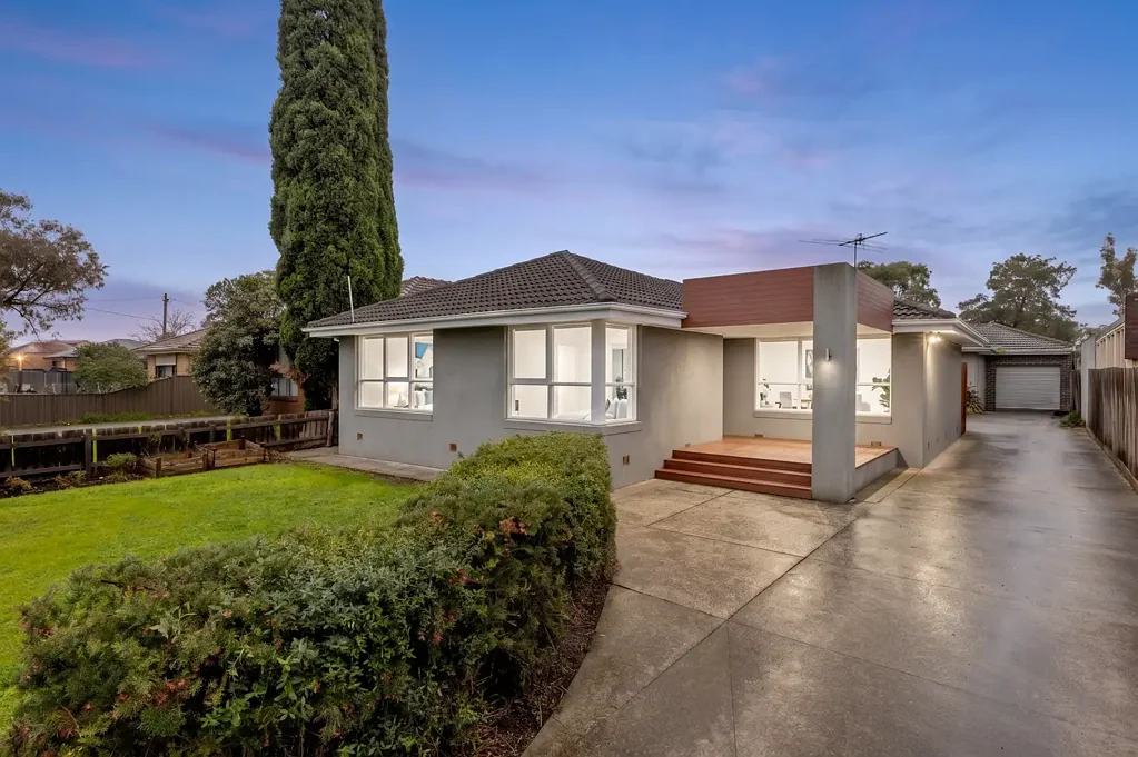 Fawkner 3 Bedroom Modern Comfort, Exceptional Convenience