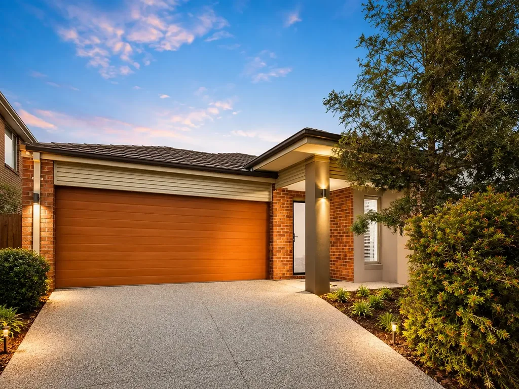 Point Cook 4 Bedroom Spacious Family Living in the Heart of Point Cook